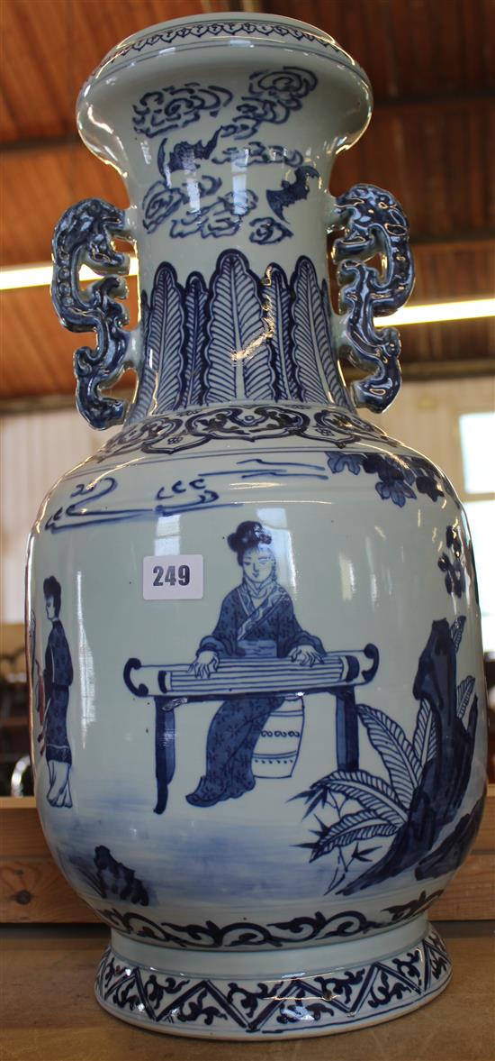 Large Chinese blue and white vase